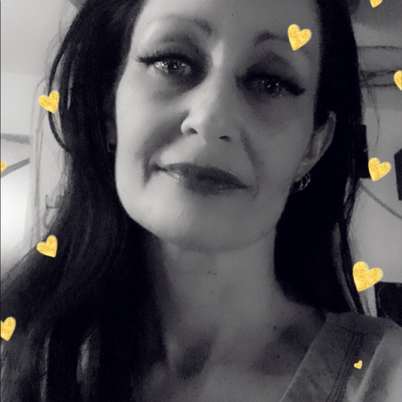 Meet your Posher,💁🏻♀️Shannon aka🙋🏻♀️Mandy! - Picture 11 of 16